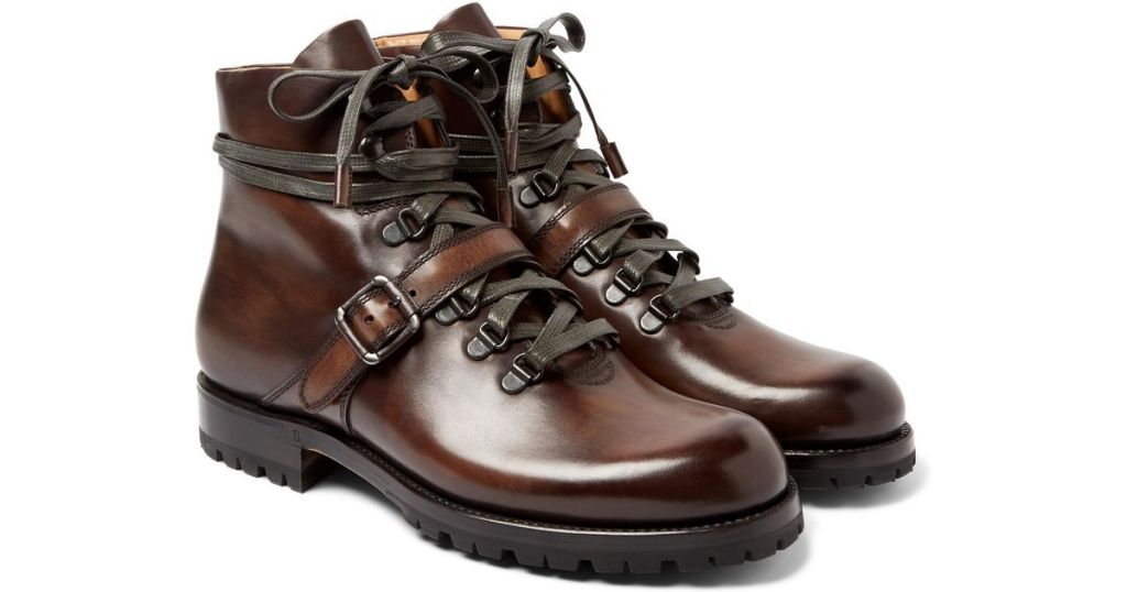 Τι περιέχει η βαλίτσα του άνδρα που επιλέγει διακοπές στη χώρα του… πάγου;