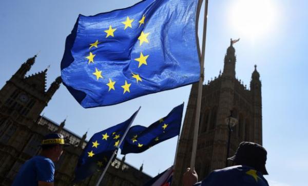 Brexit: Εμπορική συμφωνία με τις ΗΠΑ θα μπορεί να συνάψει το Λονδίνο