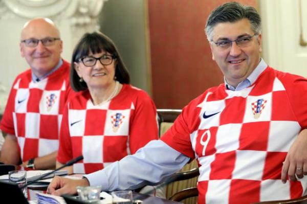 Παγκόσμιο Κύπελλο 2018 : Με φανέλες Κροατίας στο… υπουργικό συμβούλιο