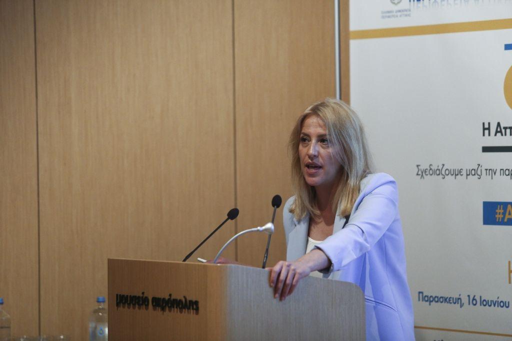 Την κατεδάφιση των αυθαίρετων στις πληγείσες περιοχές ζητά η Δούρου