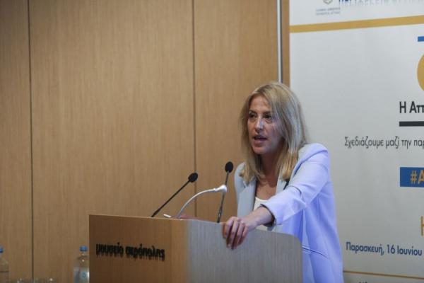 Την κατεδάφιση των αυθαίρετων στις πληγείσες περιοχές ζητά η Δούρου