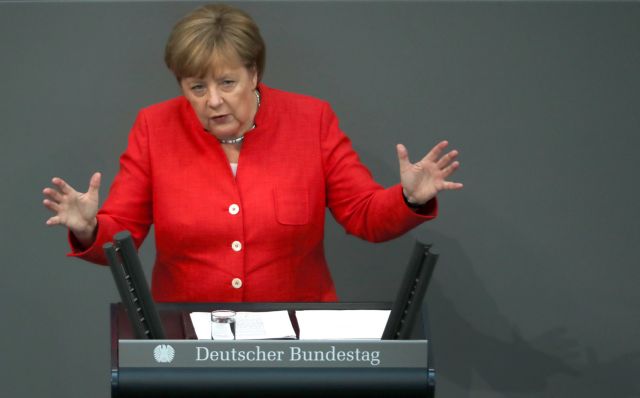 Η Μέρκελ αυξάνει στα 60 δισ. ευρώ τις αμυντικές δαπάνες