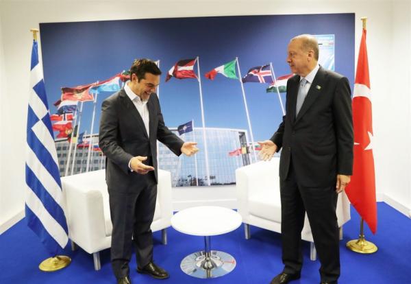 Σε εξέλιξη το κρίσιμο τετ α τετ Τσίπρα – Ερντογάν