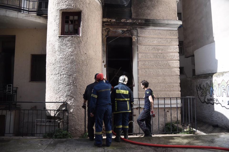 Έσβησε η πυρκαγιά σε κτίριο της Αθήνας - Κινδύνεψαν επτά άτομα