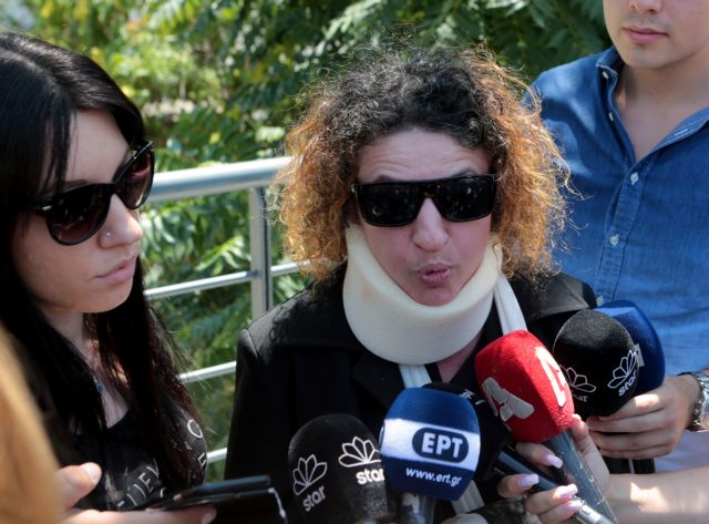 Κατέρρευσε η μητέρα της Ζέμπερη και μεταφέρθηκε στο νοσοκομείο