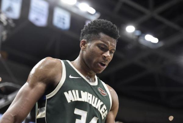 Αντετοκούνμπο : Δεν υπάρχουν λόγια, τεράστιο σοκ