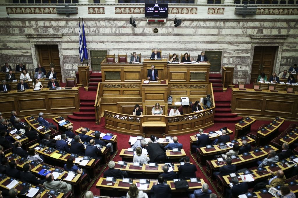 Εντονο παρασκήνιο στη Βουλή για το σπάσιμο της Β' Αθήνας