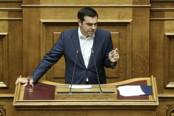 Μιλά ο πρωθυπουργός και δεν τον ακούνε ούτε οι βουλευτές του