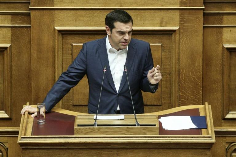 Μιλά ο πρωθυπουργός και δεν τον ακούνε ούτε οι βουλευτές του