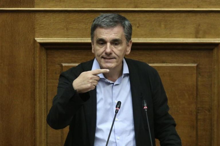 Ο Ευκλείδης αμφισβητεί τις… γραβάτες και σιωπά για τα πανηγύρια