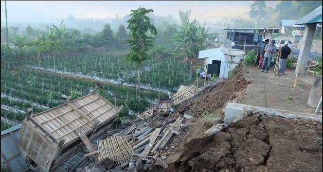 Ινδονησία : Nεκροί και ζημιές ύστερα από σεισμό στο νησί Λομπόκ