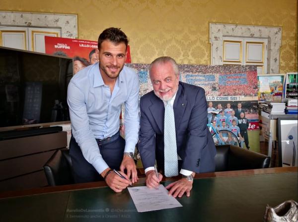 Παίκτης της Νάπολι ο Ορέστης Καρνέζης