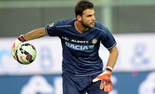 Φανέλα βασικού στον Καρνέζη μετά τον τραυματισμό του Μέρετ