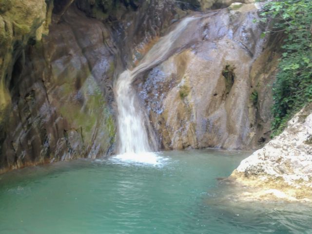 Νυδρί, το φαράγγι Δημοσάρι και ο καταρράκτης