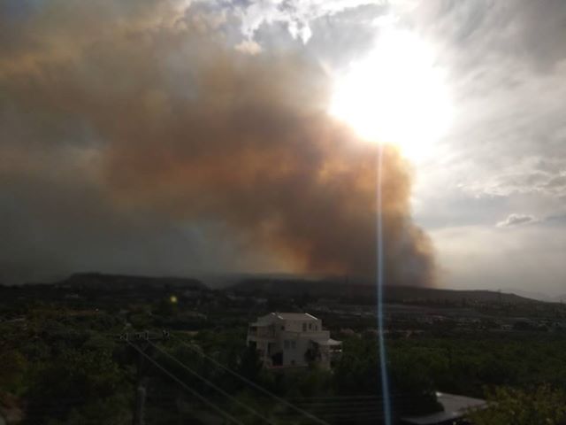 Μάχη με τις φλόγες στην Κορινθία