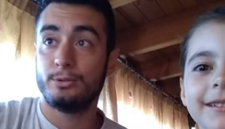 Η μικρή Κρητικοπούλα που τραγουδά τον Ερωτόκριτο