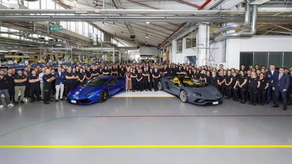 Νέο ορόσημο παραγωγής για τις Lamborghini Huracan και Aventador