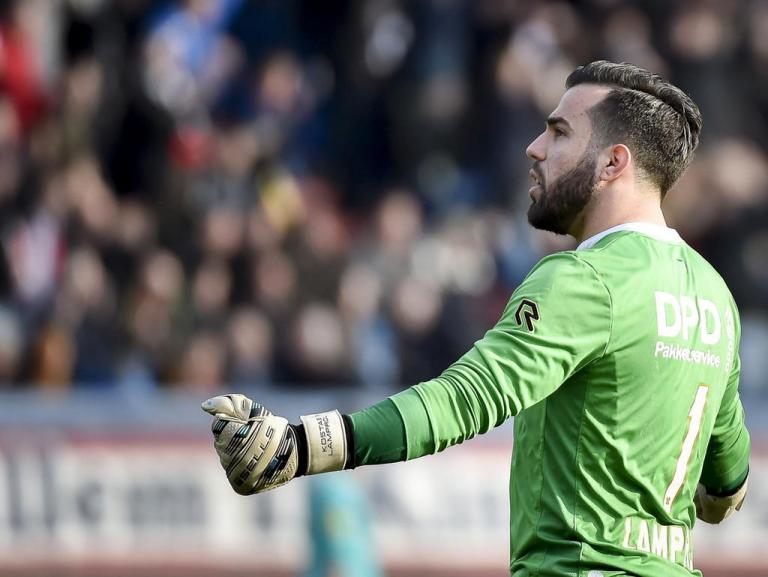 Ανανέωσε με τον Άγιαξ ο Λάμπρου