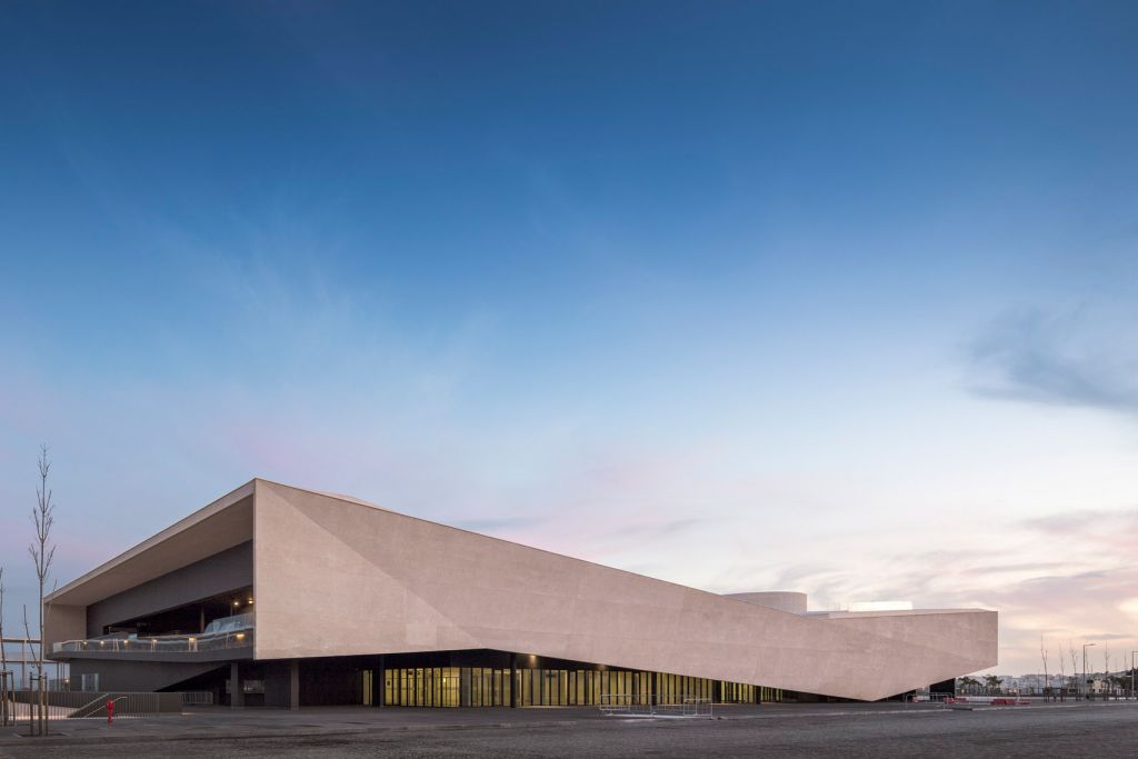 Ο νέος τερματικός σταθμός Carrilho da Graça