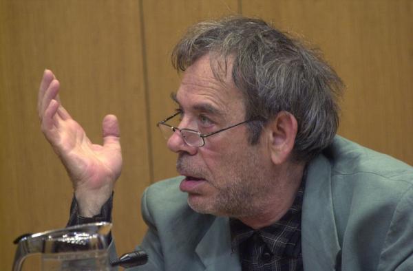 Ηλίας Λογοθέτης: Όταν τα κανόνια βροντούν, οι Μούσες σωπαίνουν