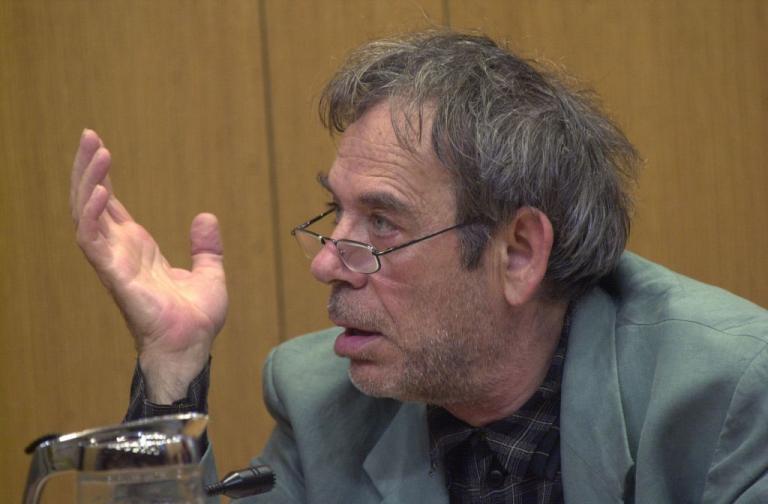 Ηλίας Λογοθέτης: Όταν τα κανόνια βροντούν, οι Μούσες σωπαίνουν