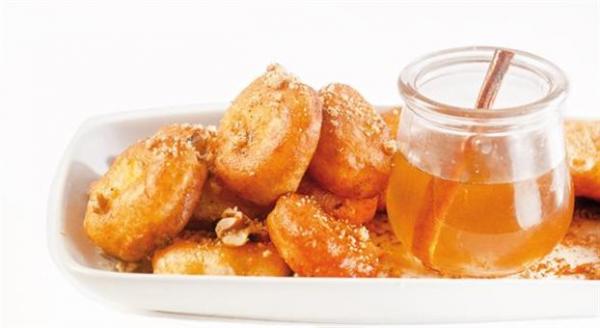 Λουκουµαδάκια µε γιαούρτι