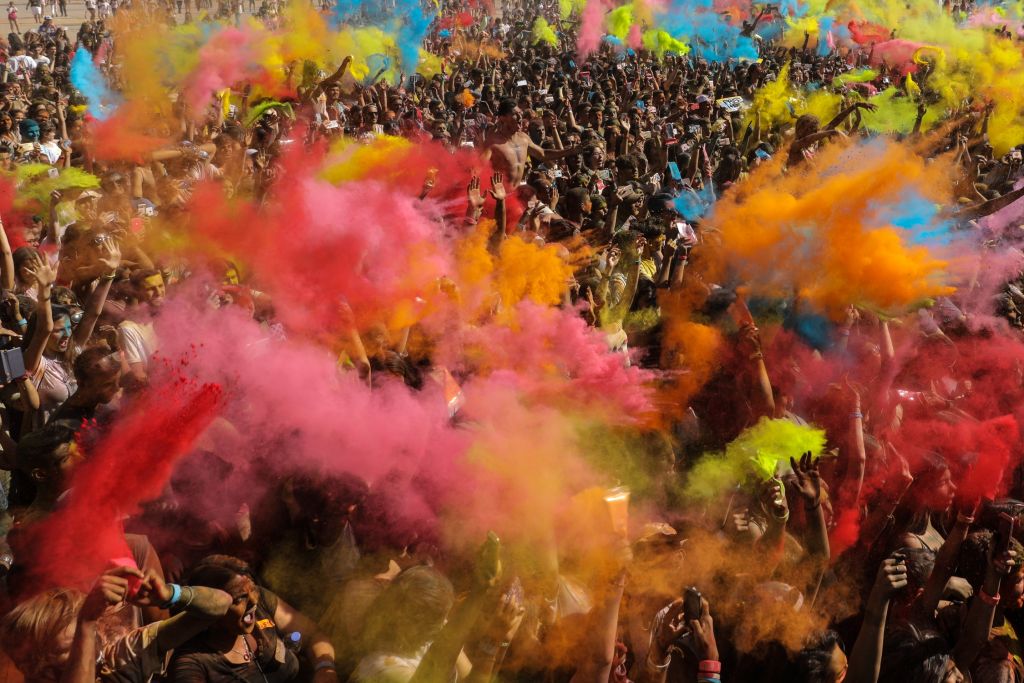 Έκρηξη χρωμάτων στο Colour Day Festival 2018