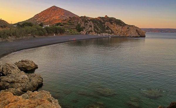 Χίος, τα Μαύρα Βόλια και ο Εμπορειός