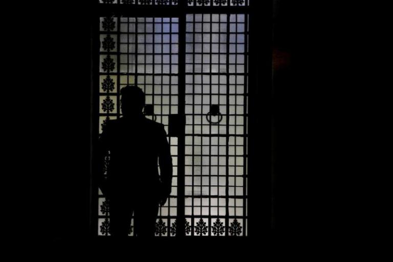 Η συνωμοσιολογία δεν είναι απάντηση