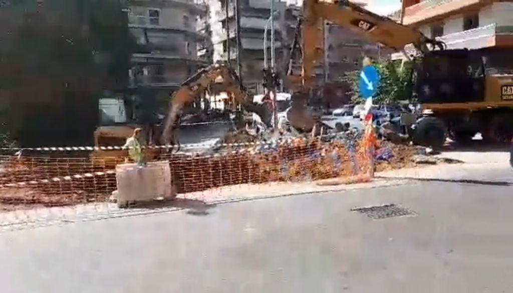 Έργα αποκατάστασης της λεωφόρου Μεσογείων μετά την καθίζηση