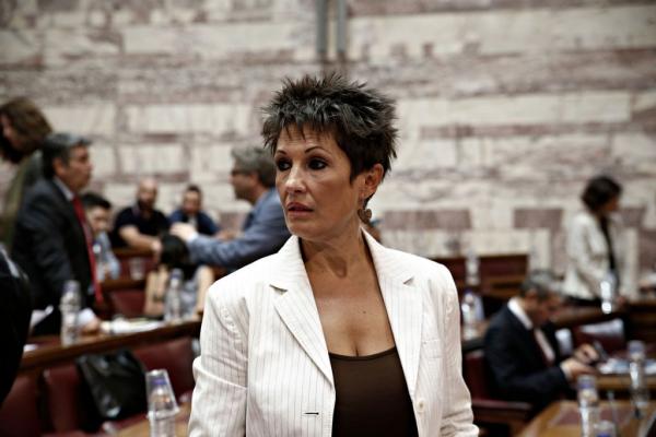 Οργισμένες απαντήσεις κατά της ανάρτησης της Καββαδία για τις πυρκαγιές