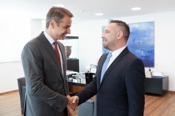 Ο Μητσοτάκης καλωσόρισε τον Κατσιαντώνη στη ΝΔ