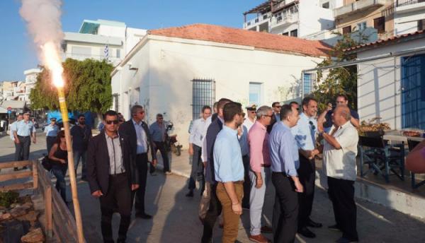 Με μαντινάδες υποδέχτηκαν τον Κυριάκο Μητσοτάκη στη Σητεία