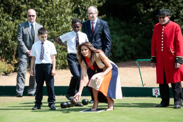 Melania Trump : Εξασκήθηκε στο… πετάνκ