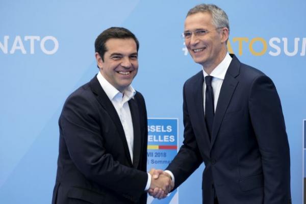 Βόρεια Μακεδονία: Στο ΝΑΤΟ με πρόσκληση, παρά τον τραγέλαφο Καμμένου και τα παιχνίδια κατασκόπων