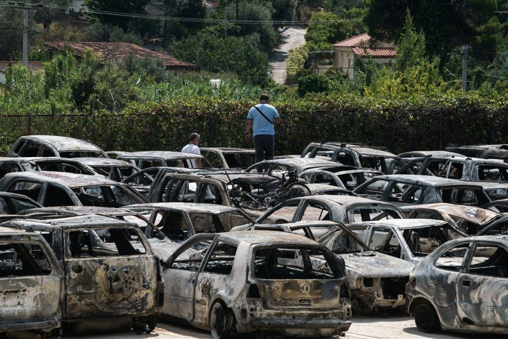 Μικροί και ανάξιοι