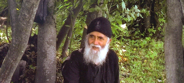 Αγιος Παϊσιος : Η ιστορία του δημοφιλούς Αγειορίτη μοναχού | in.gr