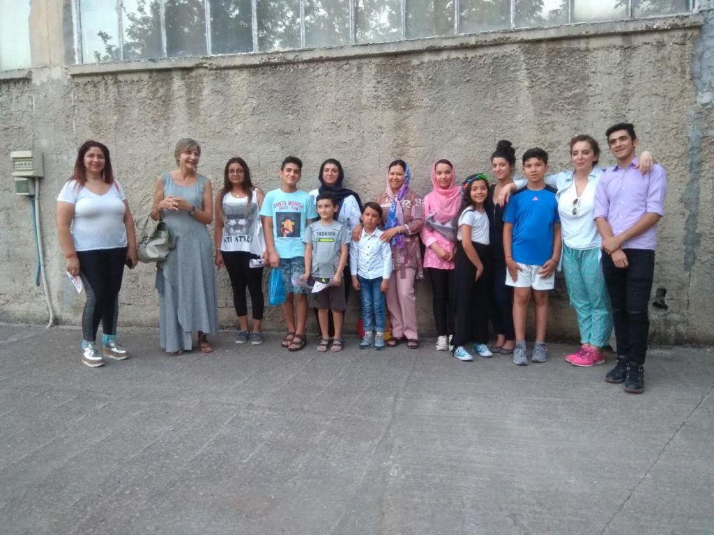 Πρόσφυγες παρακολούθησαν παράσταση του Μπορίς Σαρμάτς