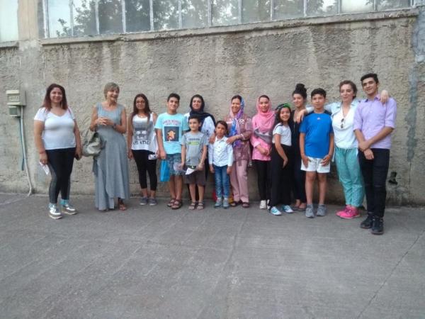 Πρόσφυγες παρακολούθησαν παράσταση του Μπορίς Σαρμάτς