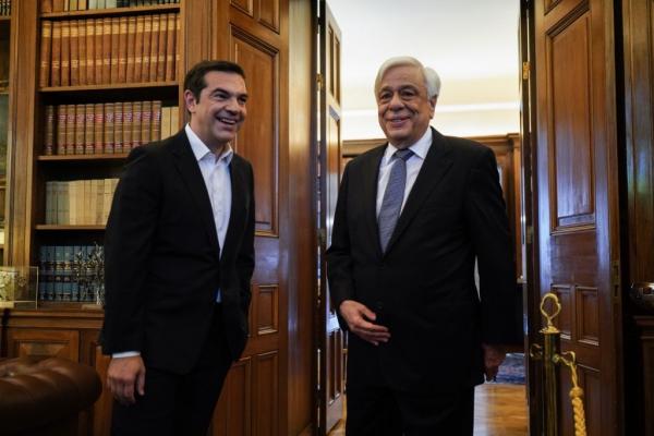 Αναβάλλεται η δεξιώση για την αποκατάσταση της Δημοκρατίας;