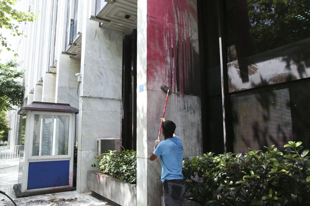 Γιατί ο Ρουβίκωνας έχει ασυλία και χτυπά χωρίς αντίδραση