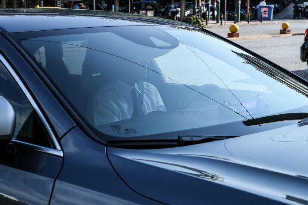 Στην Ευελπίδων ο Ηλίας Ψινάκης για τη φωτιά στο Μάτι