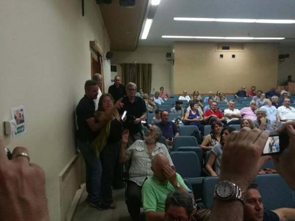 Έντονες αποδοκιμασίες κατά Πιτσιόρλα στη Λάρισα