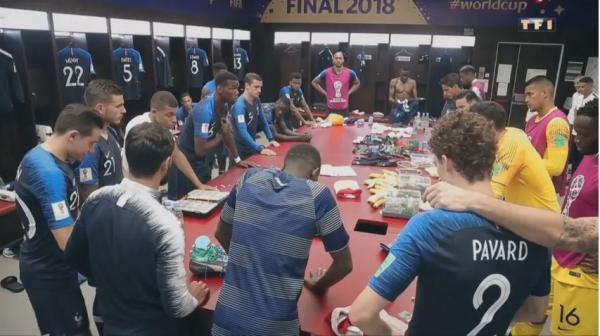 Οι ηγετικές ομιλίες του Πογκμπά στα αποδυτήρια της Γαλλίας [Βίντεο]