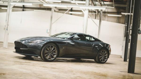 Aston Martin DB11 by Q: Δίδυμο σπορ εκκεντρικότητας