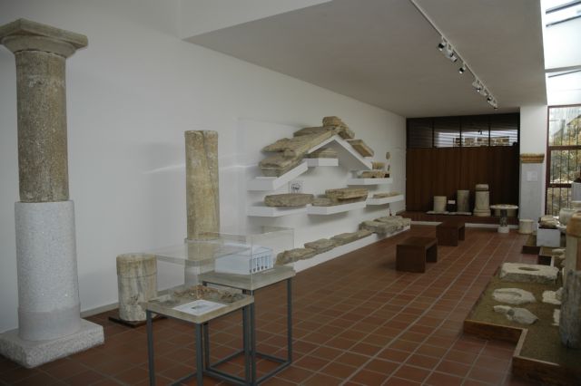 Εκθέσεις σύγχρονης τέχνης σε νησιά των Κυκλάδων