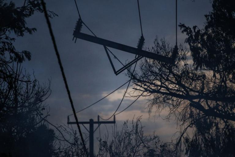Επανηλεκτροδότηση σε 3.700 καταναλωτές στις πληγείσες περιοχές