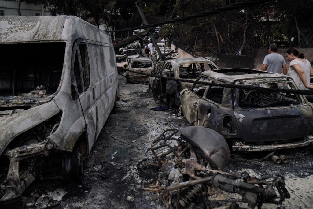 «Το Μάτι δεν υπάρχει πια» : Εικόνες απόλυτης καταστροφής