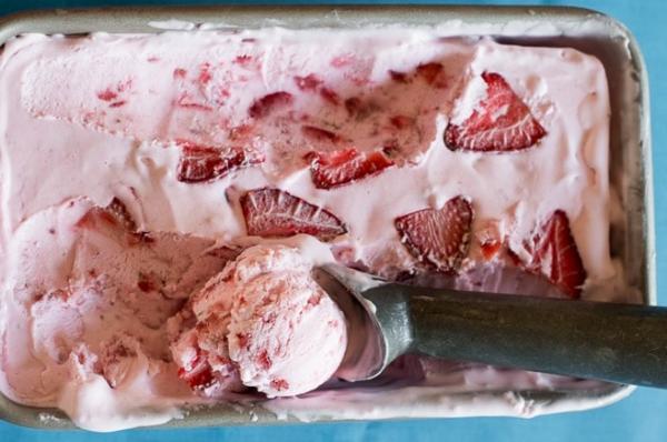 Συνταγή με τρία υλικά: Παγωτό φράουλα