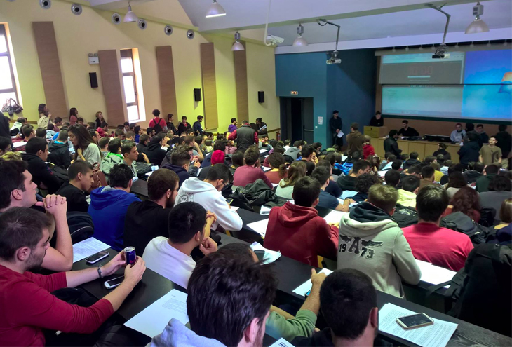 Editorial Ta Nea: The Wall